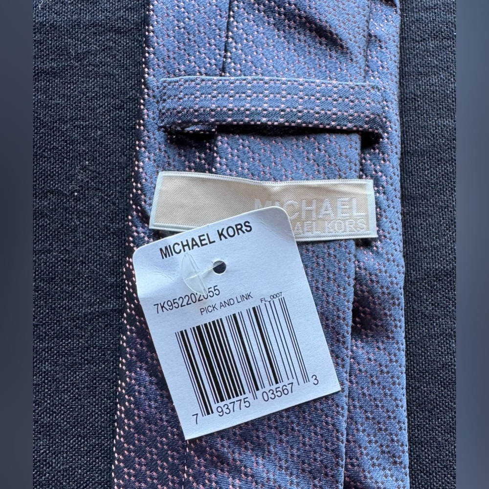 Michael Kors Men’s Pink and Purple Iridescent Tie - Picture 3 of 4